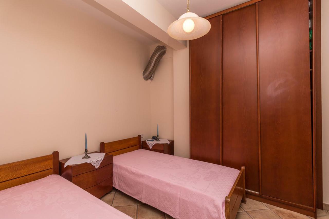 Kyrana Apartments باليوري المظهر الخارجي الصورة